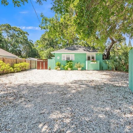 Sarasota, Fl Bungalow - Bright & Breezy Coastal Vibes - 10 Mins To White Sand Beaches Home Bagian luar foto