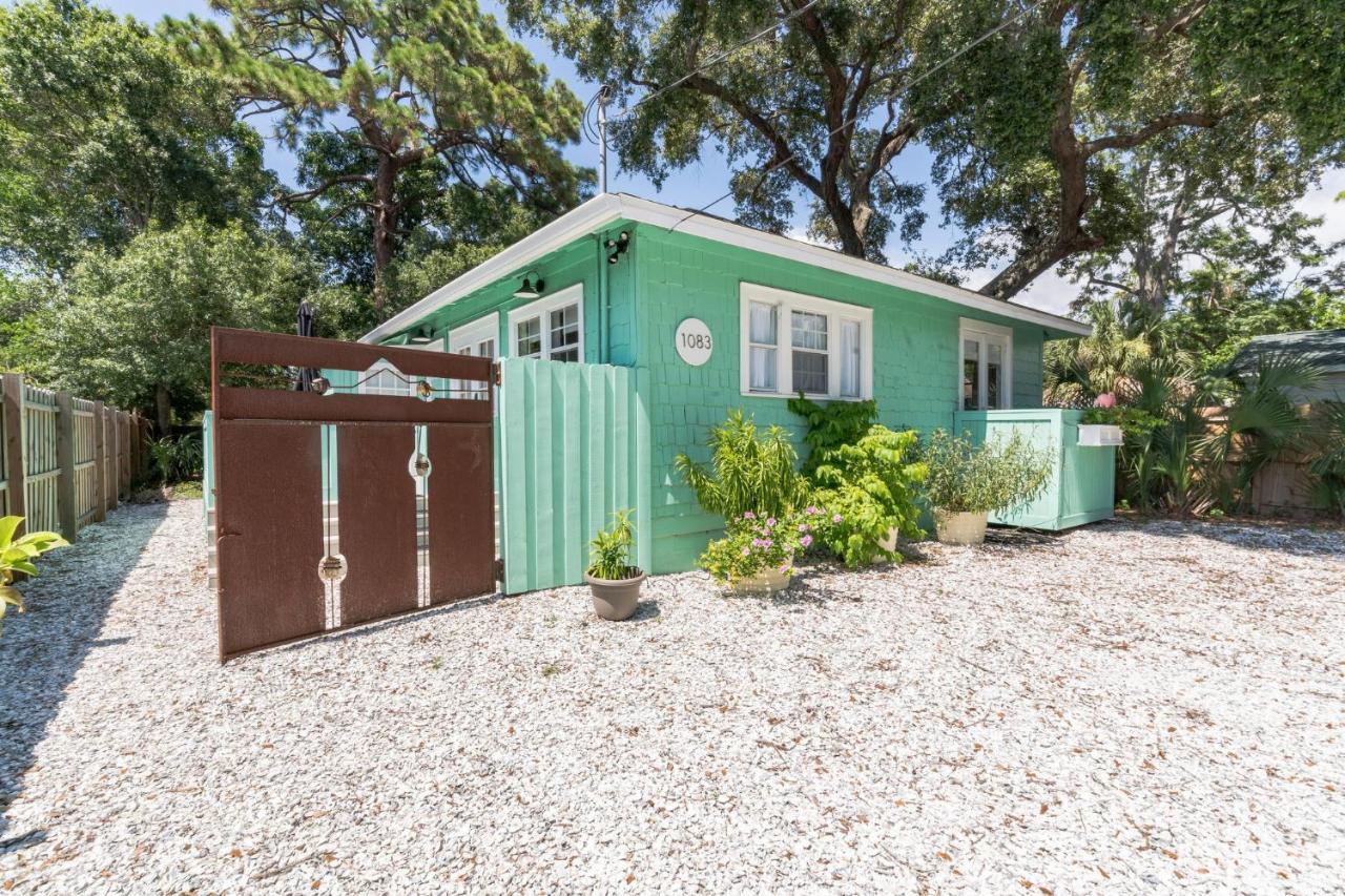 Sarasota, Fl Bungalow - Bright & Breezy Coastal Vibes - 10 Mins To White Sand Beaches Home Bagian luar foto