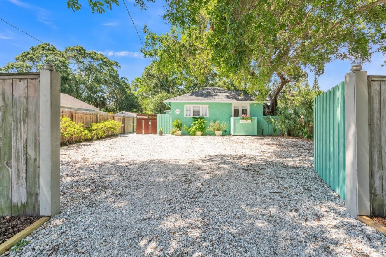 Sarasota, Fl Bungalow - Bright & Breezy Coastal Vibes - 10 Mins To White Sand Beaches Home Bagian luar foto