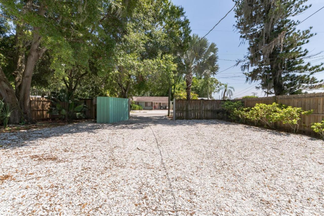 Sarasota, Fl Bungalow - Bright & Breezy Coastal Vibes - 10 Mins To White Sand Beaches Home Bagian luar foto